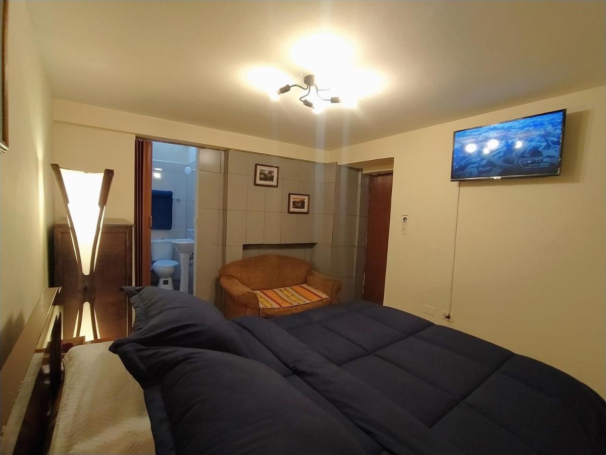 Отель Hostal La Casa Tolena Quito - Ecuador Экстерьер фото